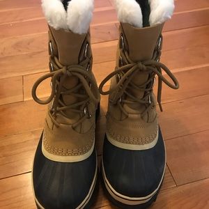 Sorel Women's Caribou Boot 🥾 (AUTHENTIC)